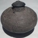 Rare Silla period stoneware  incised rounded pot with lid