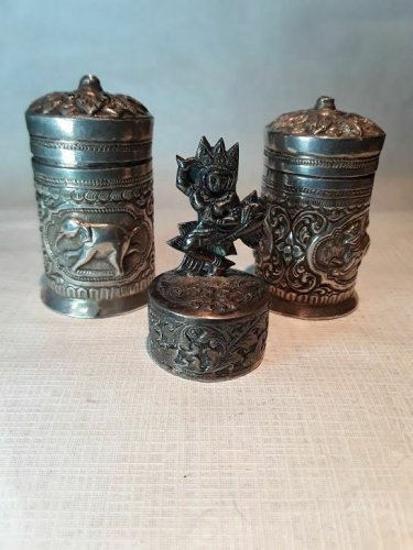 Vintage Sterling silver Thai Burmese salt and pepper Place card holders