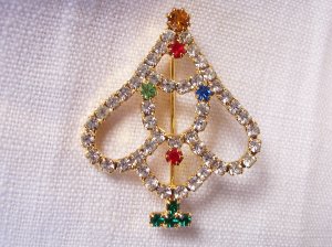 Vintage Sparkling Rhinestone Christmas Tree Pin Brooch