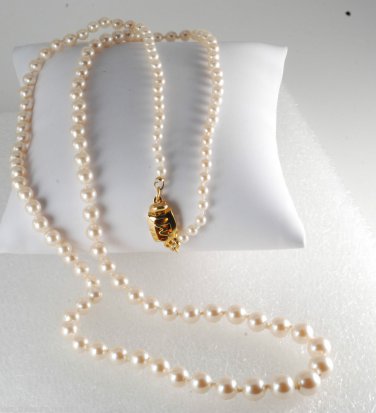 Vintage Monet  White Glass Graduated Pearl Strand Necklace Jewelry Box Clasp