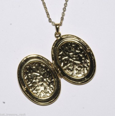 Vintage Gold Metal Decorative Locket Chain Necklace