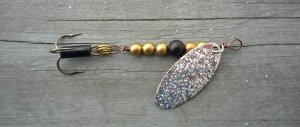 TINY BLACK SWINGMAN SPINNER