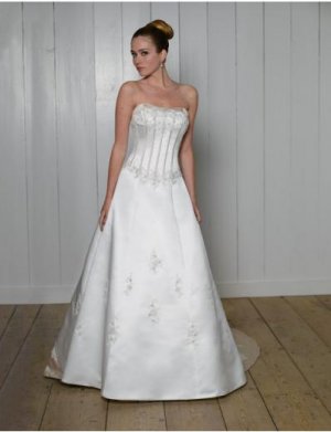 A-Line/Princess Strapless Chapel Train Satin wedding dress for brides 2010 Style(WDS0102)