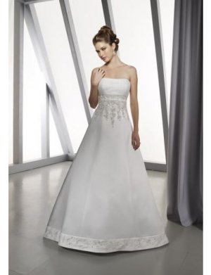 A-Line/Princess Strapless Chapel Train Satin wedding dress for brides 2010 style(WDE0116)