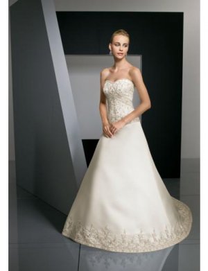 A-Line/Princess Strapless Chapel Train Satin wedding dress for brides 2010 style(WDE0104)