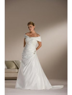 A-Line/Princess Off-the-shoulder Chapel Train Chiffon wedding dress for brides 2010 Style(WDS0088)