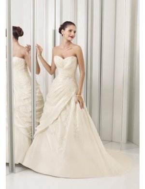 A-Line/Princess Sweetheart Chapel Train Satin wedding dress for brides 2010 style(WDE0083)