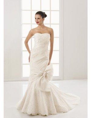 Mermaid Strapless Chapel Train Satin Lace wedding dress for brides 2010 style(WDE0087)