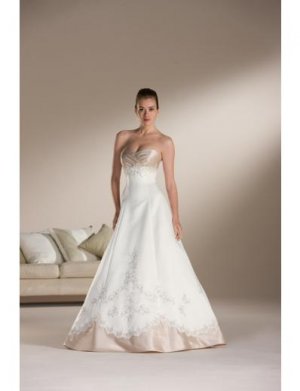 A-Line/Princess Strapless Chapel Train Satin wedding dress for brides 2010 Style(WDS0235)