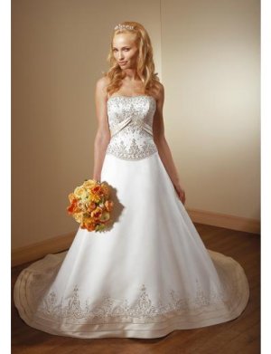 A-Line/Princess Strapless Chapel Train Satin wedding dress for brides 2010 style(WDE0135)