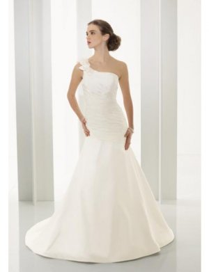 A-Line/Princess asymmetric Chapel Train Satin wedding dress for brides 2010 style(WDE0021)
