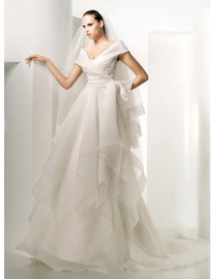 A-Line/Princess V-neck Chapel Train Chiffon wedding dress for brides new style(WDE0005)