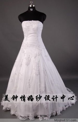 A-Line/Princess Strapless Chapel Train Satin wedding dress (LF0056)
