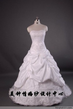 A-Line/Princess Strapless Chapel Train Satin wedding dress (LF0065)