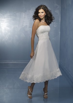 A-line/Princess Strapless Cathedral Satin wedding dress for brides 2010style(DEX0016)