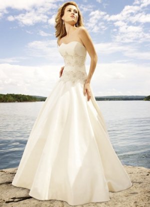 Ivory Strapless A-line Embroidery Taffeta Wedding Dress(y0918003)
