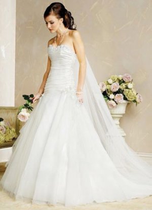 Fabulous White A-line Pleated Strapless Sweep Organza Satin Wedding Gown(y0918012)