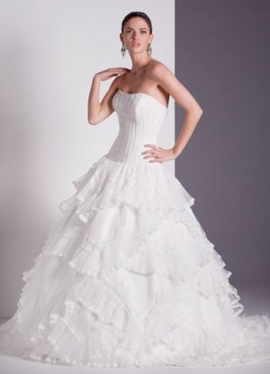 White Strapless Ruffles Satin A-line Wedding Dress(y0918014)
