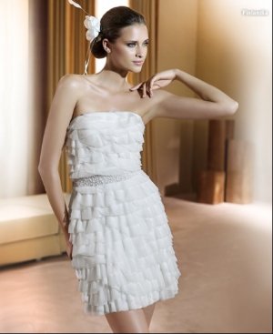 A-line/Princess Strapless knee-length organza wedding dress for brides 2010style(DEX0032)