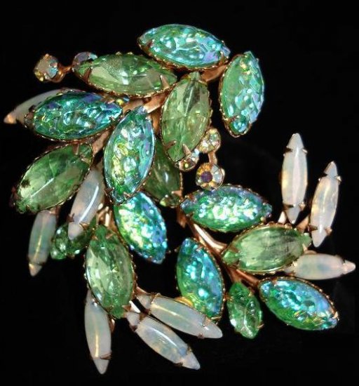 BROOCH (PIN): Vintage Women's #1