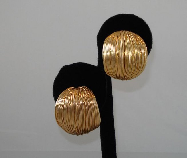 EARRINGS: Women's Goldtone Multiple Wire Clip On