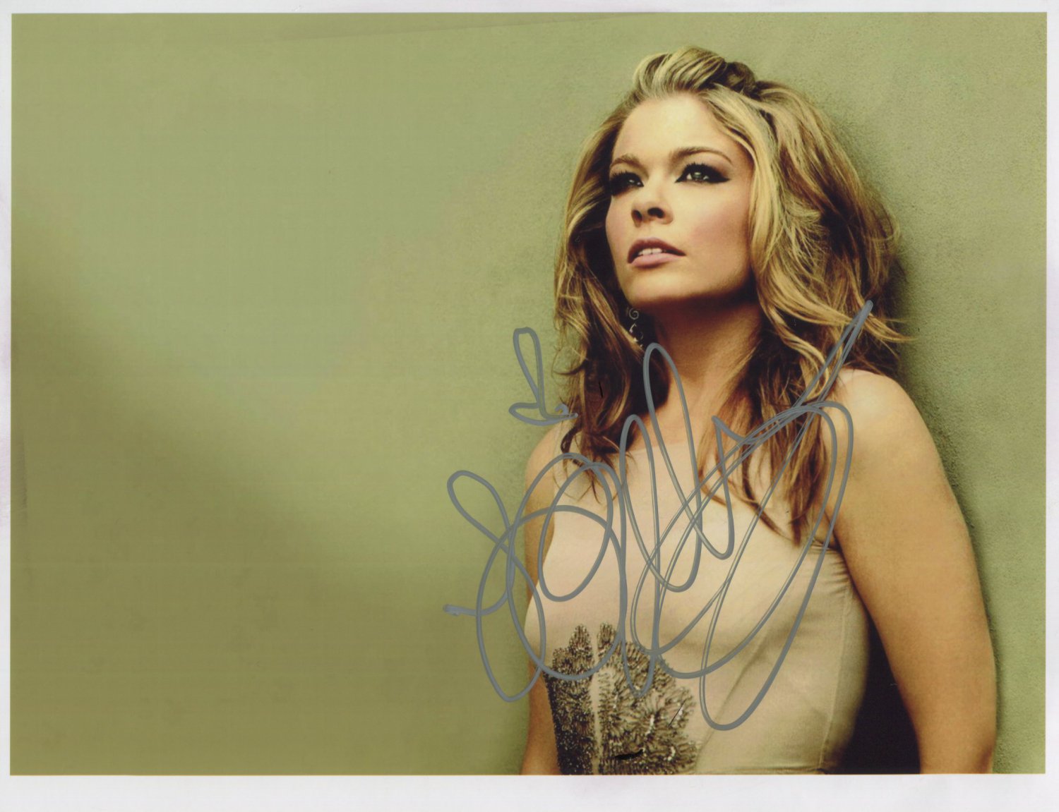 LeAnn Rimes SIGNED 8" x 10" Photo + Certificate Of Authentication  100% Genuine
