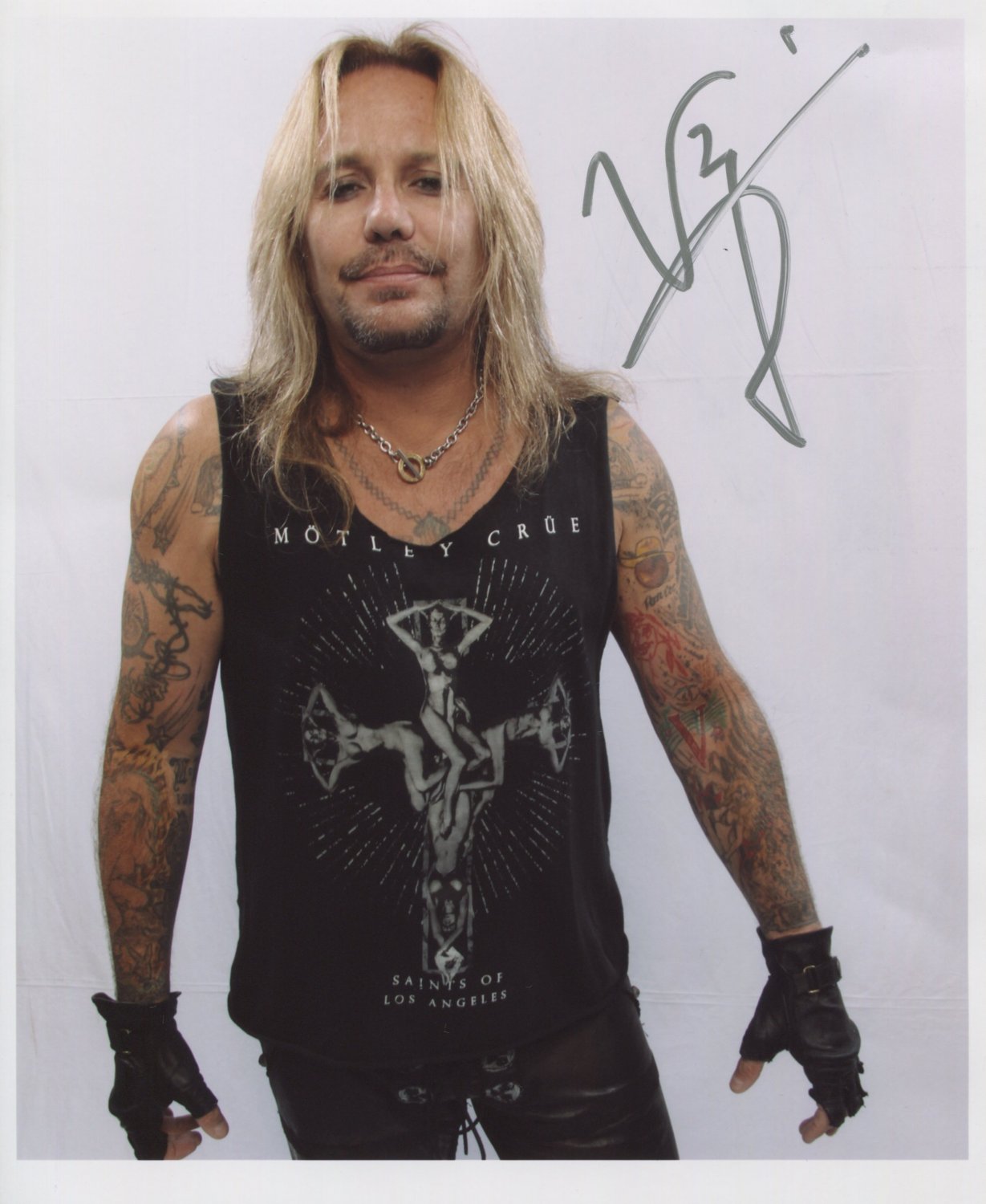 Vince Neil Motley Crue SIGNED 8