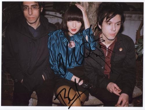 Yeah Yeah Yeahs Karen O SIGNED 8" x 10" Photo + Certificate Of Authentication  100% Genuine