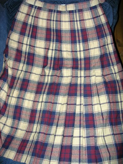 Size 12 *New* Knife Pleated Plaid skirt - Made in Scotland