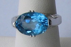 Gorgeous Large London Blue Topaz 10K Solid Gold Ring
