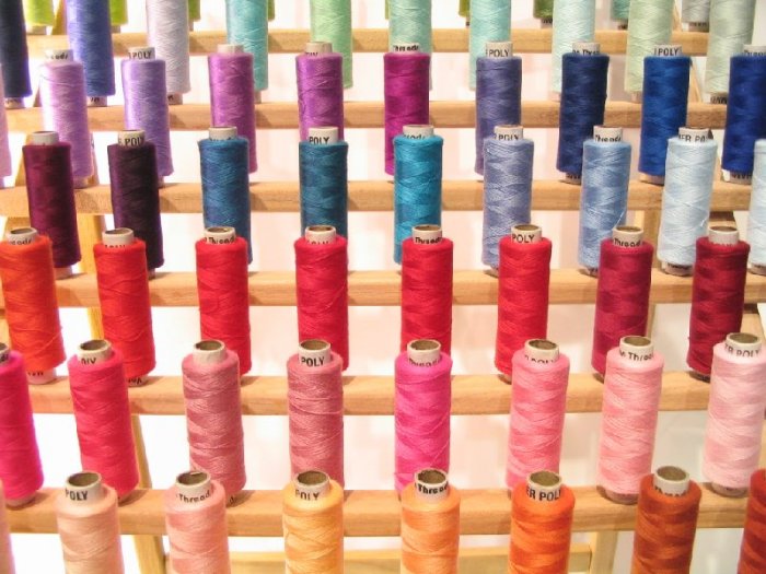 New 100 POLY ALL PURPOSE SEWING/QUILTING THREAD's 327yd