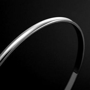 18 Ct WG Plain Bangle (C104-W)