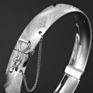 18 Ct WG Hinged Bangle (C120S-W)