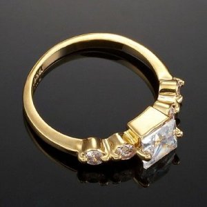 18 Ct YG Simulated Diamond Ring (R502-Y)