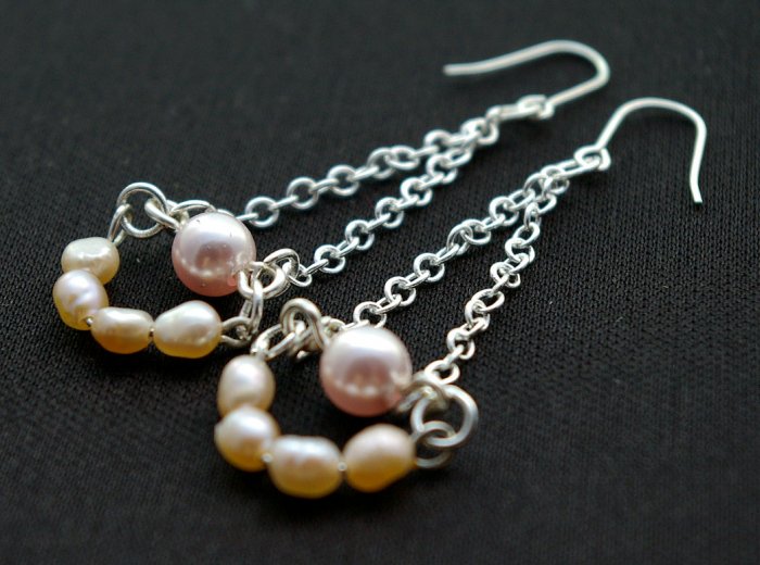 Handmade Pearl Earring (Pearly Gate)