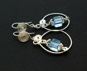 Handemade Glass bead with Bali Beads Wire Earrings (Blue Clue)