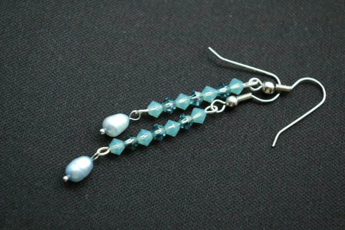 Handmade Beaded Crystal Earring (Blue Ocean)