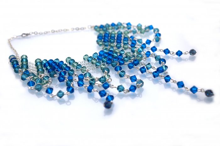 Handmade Crystal Beads Wire Necklace (Bluemoon)