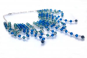 Handmade Crystal Beads Wire Necklace (Bluemoon)