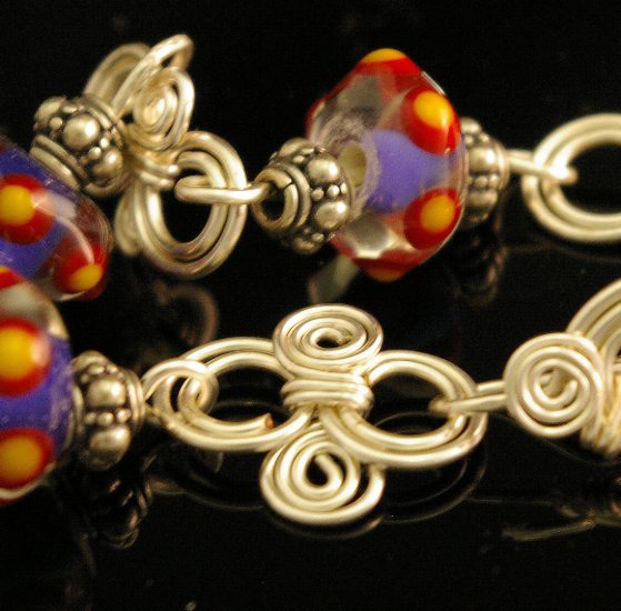 Handmade Wire and lampwork Braclet (Floss)