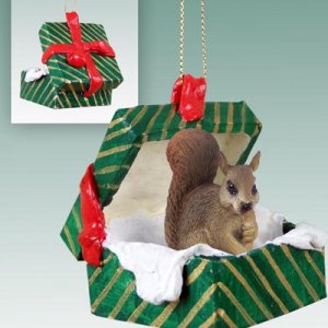 GGBA30A Squirrel, Red Green Gift Box Ornament