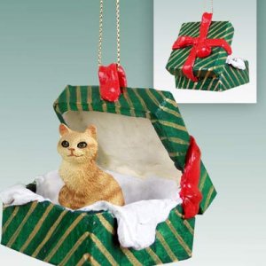 GGBC23 Manx Red Tabby Green Gift Box Ornament