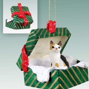 GGBC24 Japanese Bobtail Tortoise & White Green Gift Box Ornament