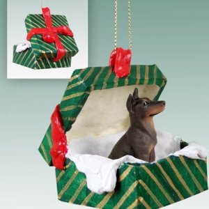 GGBD25B Doberman, Red Green Gift Box Ornament