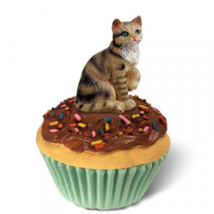 PCC03 Shorthair Brown Tabby Kittycake Trinket Box