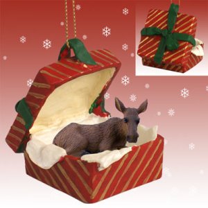 RGBA23 Moose, Cow Red Gift Box Ornament