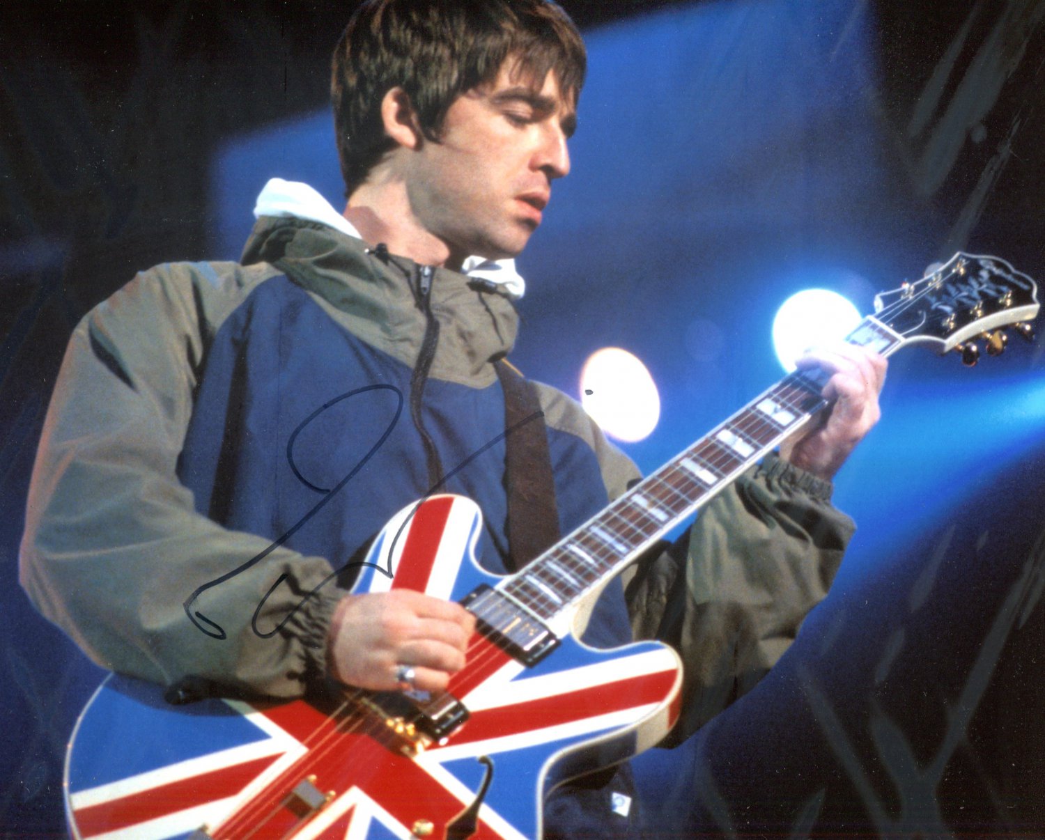 SUPERB NOEL GALLAGHER SIGNED PHOTO + COA!!!