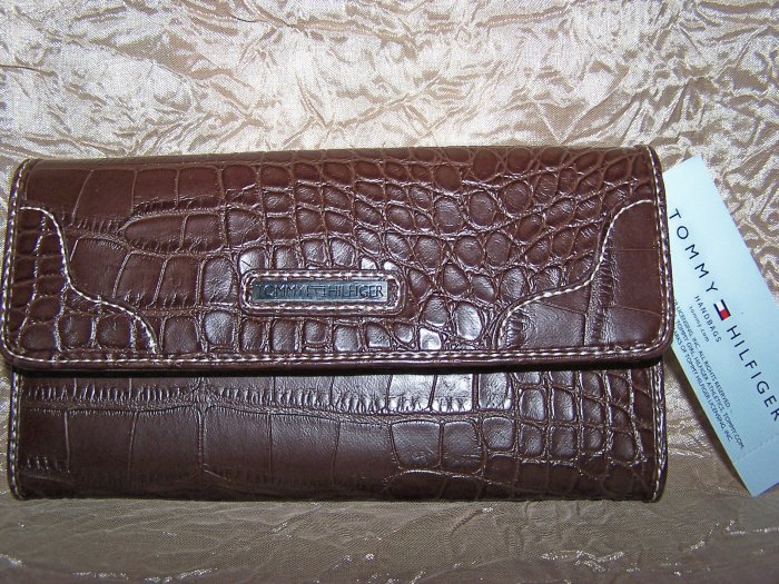 Tommy Hilfiger Swing Shift Brown Croco Leather Clutch Wallet