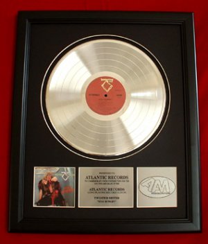 TWISTED SISTER PLATINUM RECORD AWARD "STAY HUNGRY"