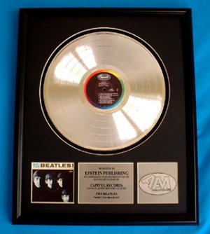 THE BEATLES PLATINUM RECORD AWARD "MEET THE BEATLES"